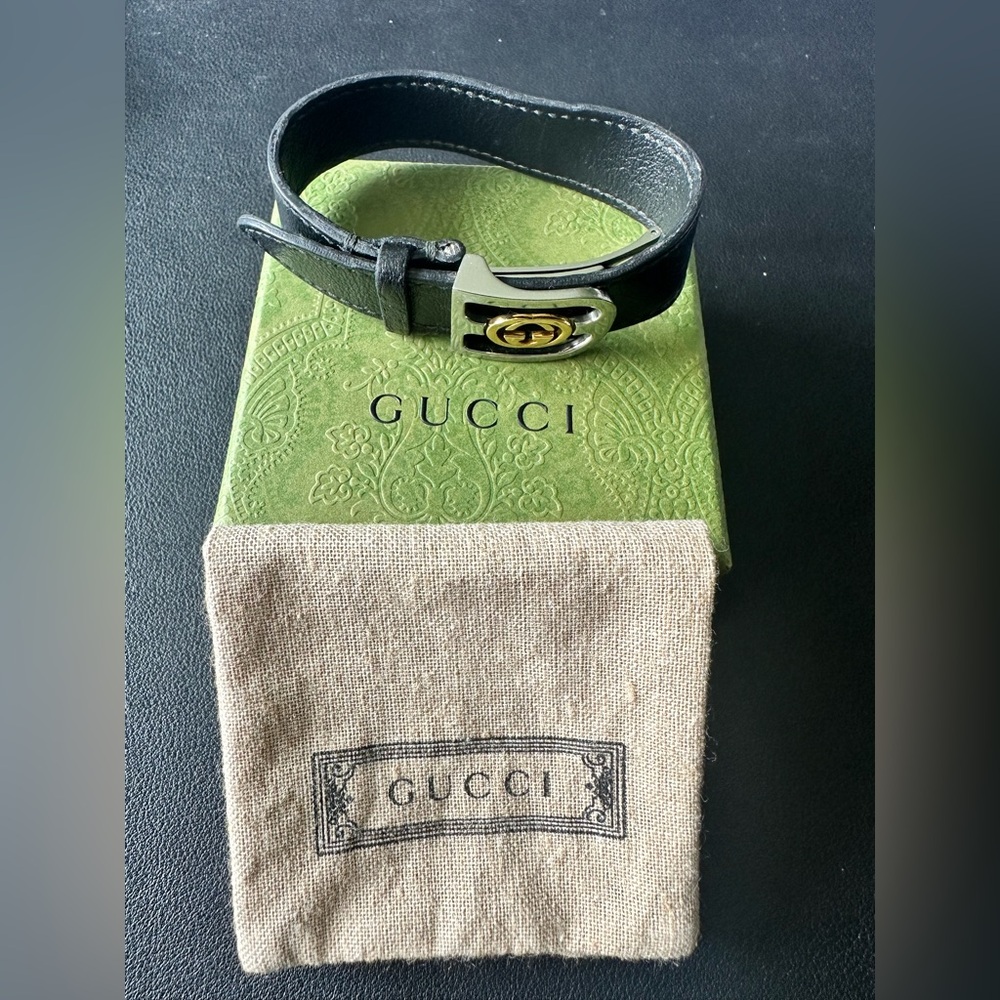 GUCCI Interlocking GG Leather & 18kt Yellow Gold Bracelet - Retails $850